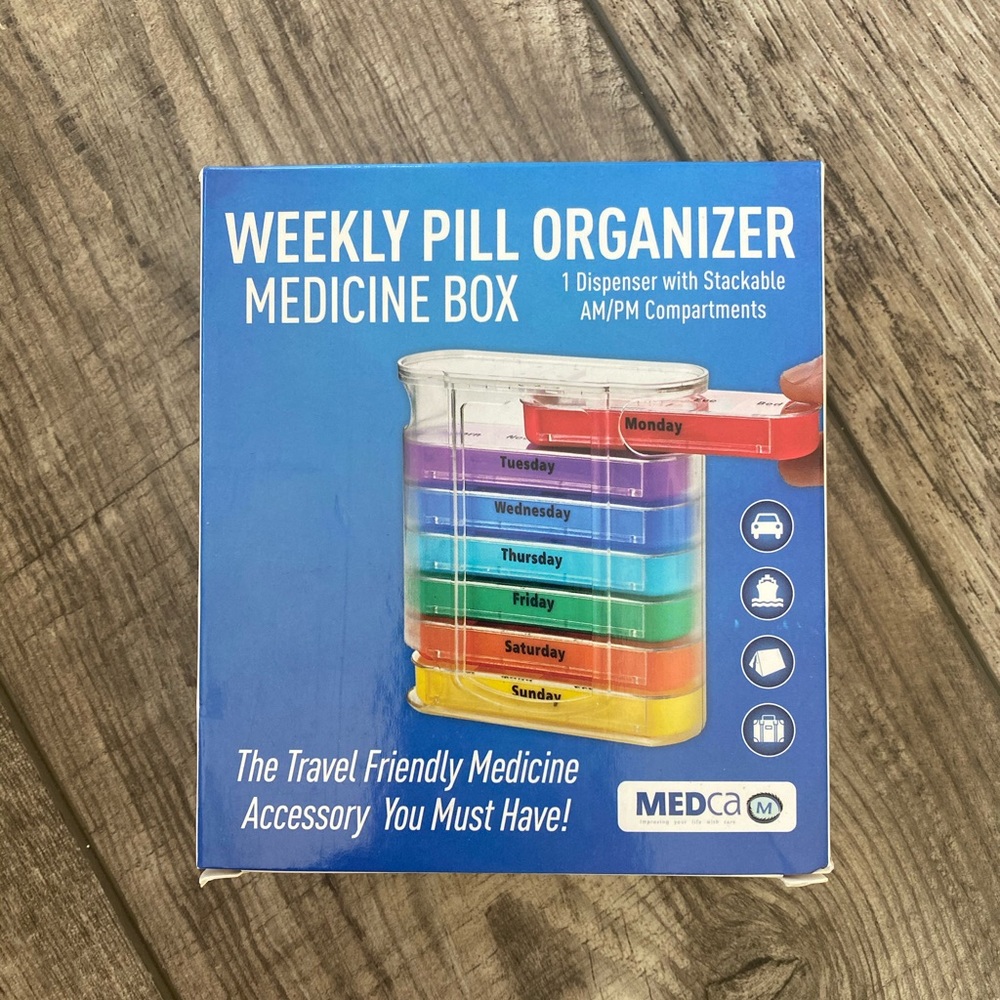 Weekly pill organizer